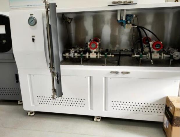 水冷板流阻試驗機的設(shè)備性能是什么？